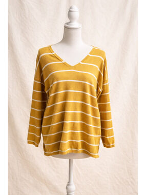 Staccato Size L Modern Relaxed Casual Minimalist Striped V Neck Knit Top